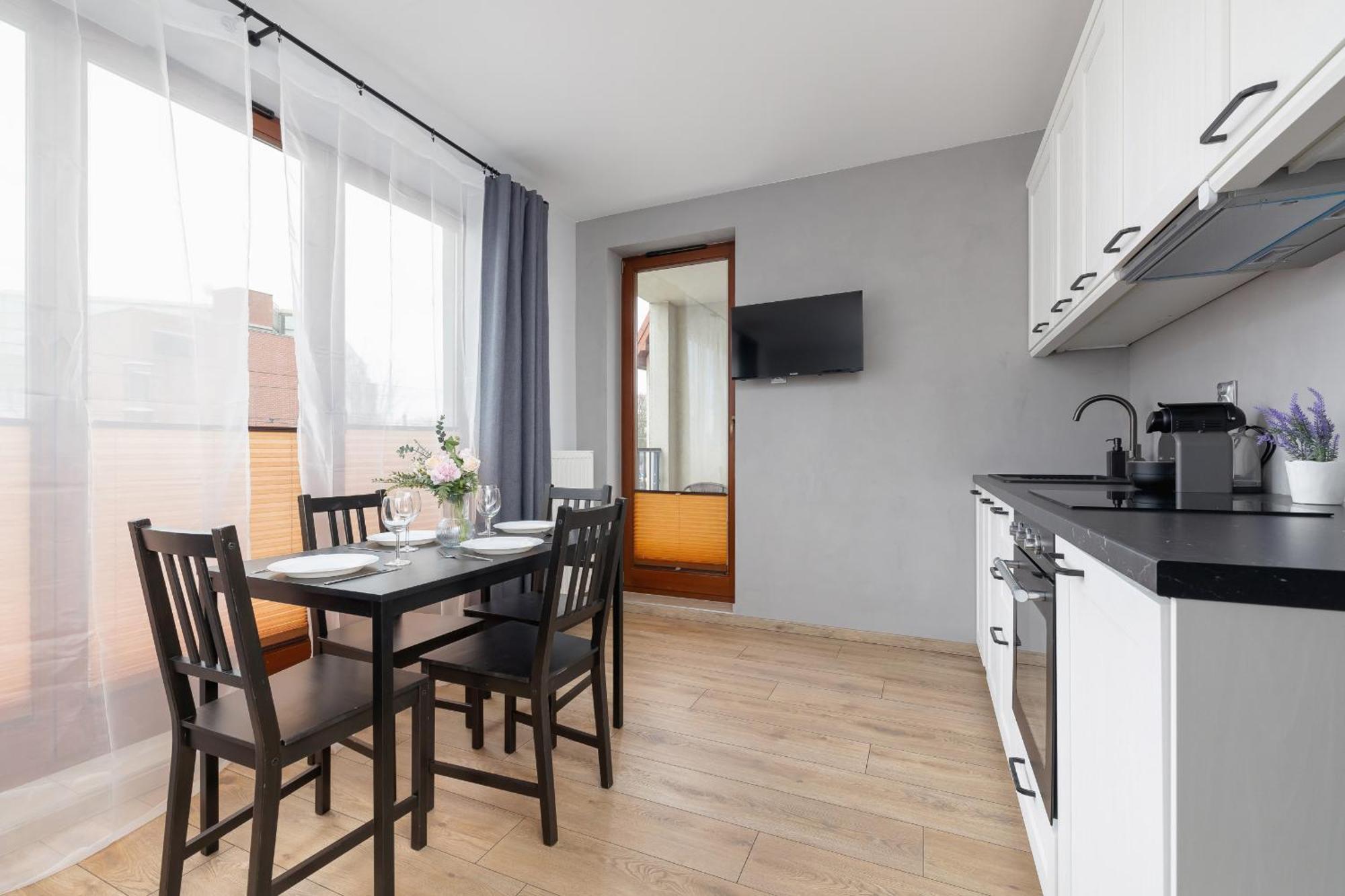 Stylish Apartment With Balcony & Parking Cracow By Noclegi Renters Krakow Exterior photo